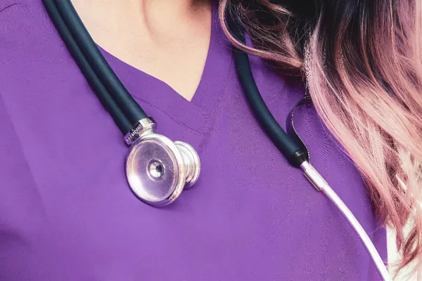 closeup-of-a-stethoscope-on-a-female-nurse-in-a-pu-2026-01-07-23-46-39-utc-697b7567104bc
